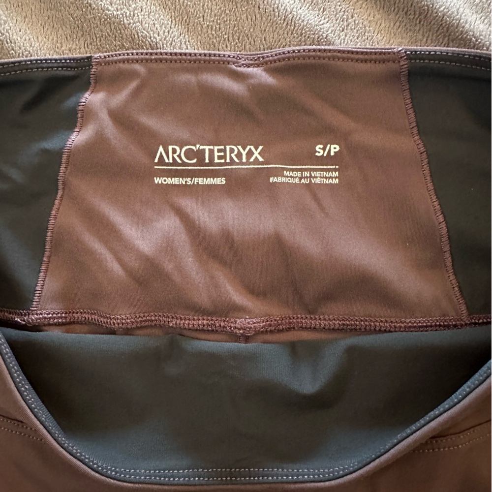 SOLD!  Arc’teryx Oriel Leggings Small Color Whiskey - Picture 4 of 9